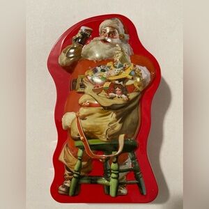 Beautiful new CocaCola tin with 2 decks of unopened playing cards, Xmas theme.